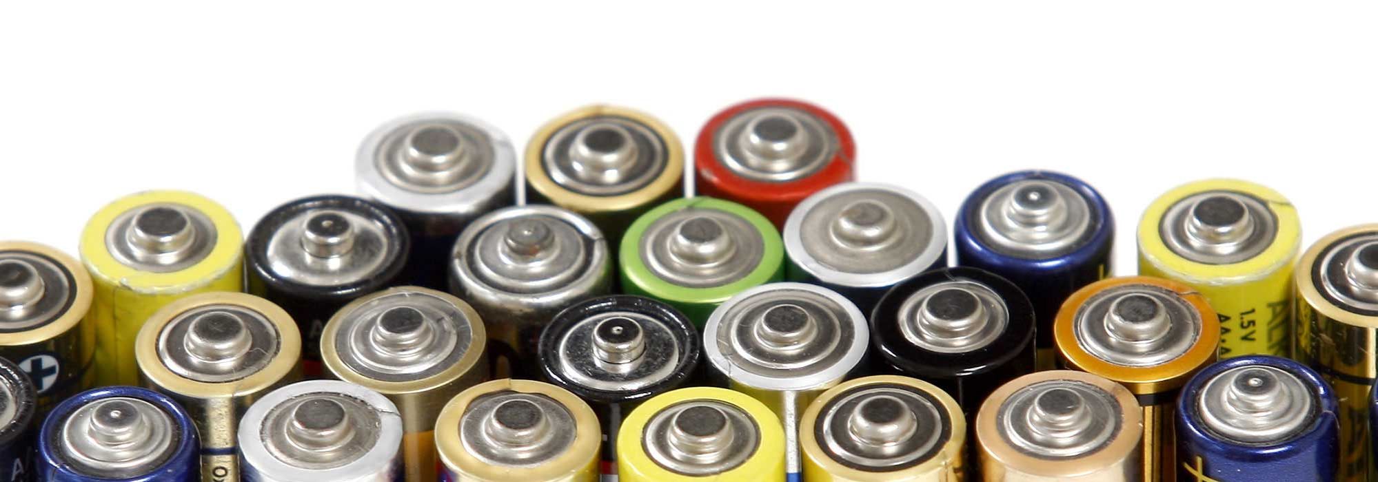 Batterien entsorgen - umweltfreundlich, kostengünstig und konform nach BattG mit hpm.